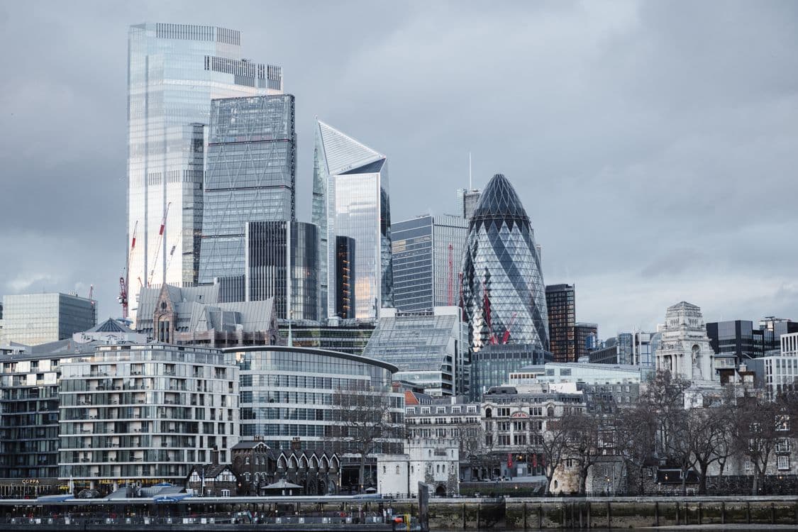 UK Gilt Yields Jump to 4.96 Percent as Bond Markets Reprice Inflation Risk