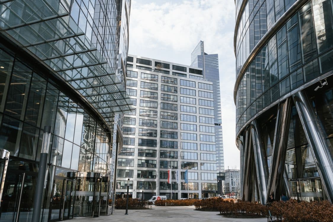 UK Firms Lose Faith in Investing Even as the Economy Grows 0.6 Percent