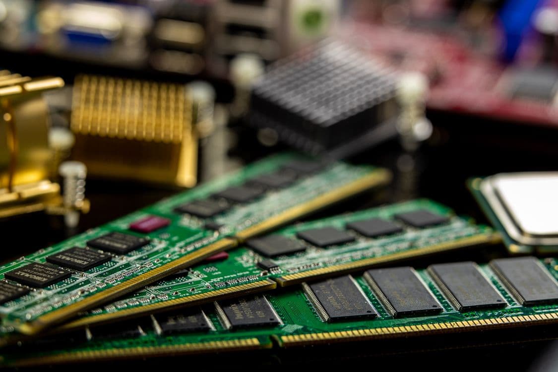 SK Hynix Plunges 15 Percent in Worst Day on Record Days After Nasdaq Debut